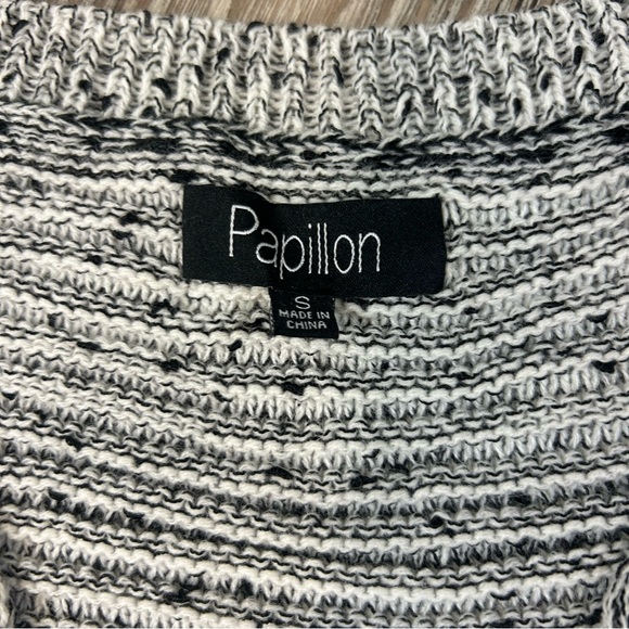 Relaxed V Neck Cable Knit Tunic Sweater - Picture 10 of 14